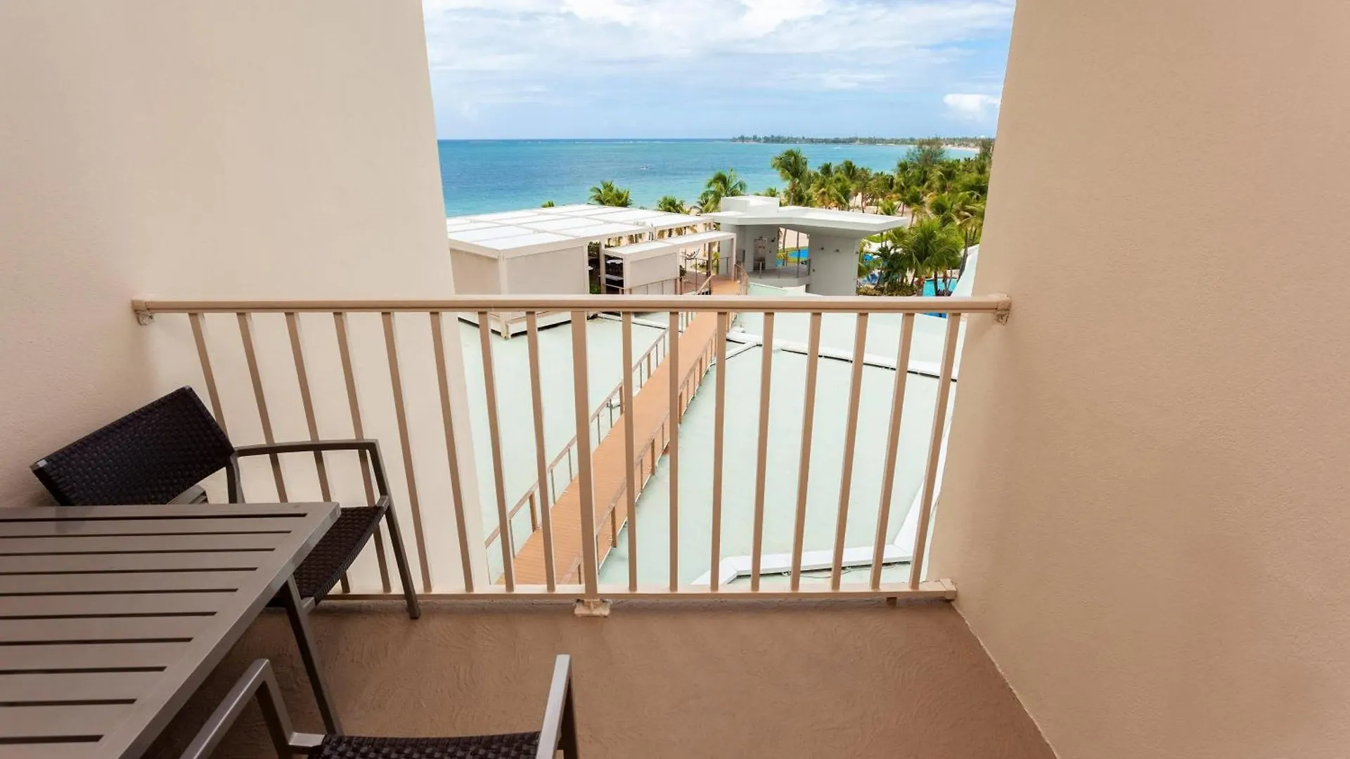 Courtyard By Marriott Isla Verde Beach Resort San Juan