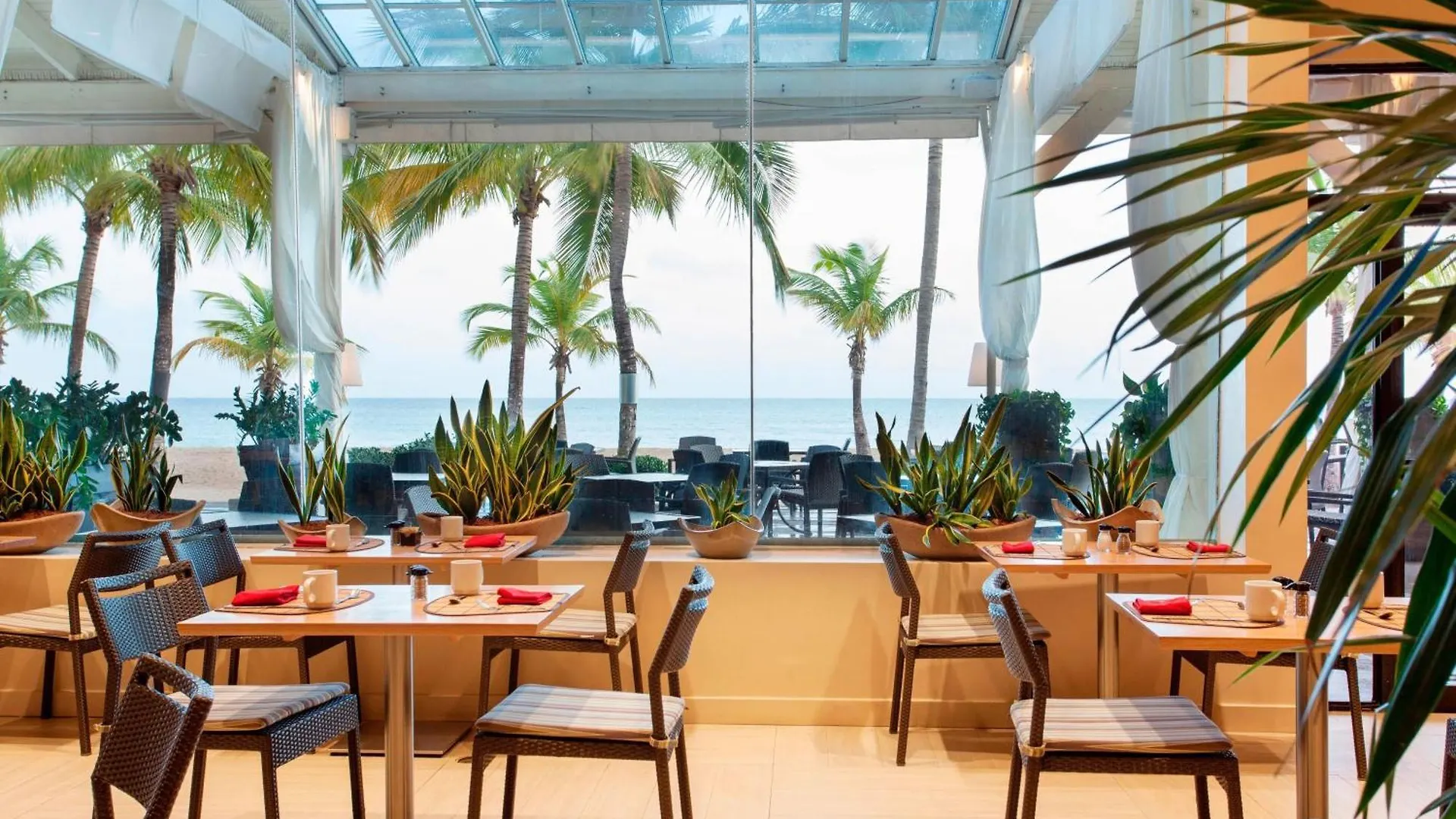 Courtyard By Marriott Isla Verde Beach Resort Σαν Χουάν